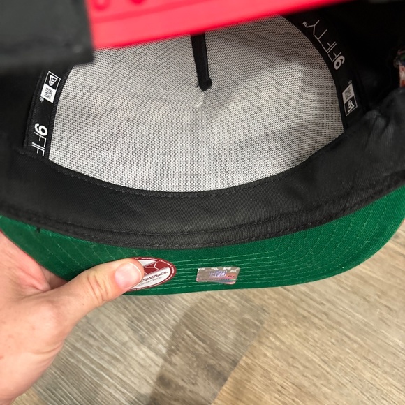 Chicago Blackhawks New Era 9Fifty 2 Tone Red Black Snapback‎ Hat Cap - Picture 8 of 11